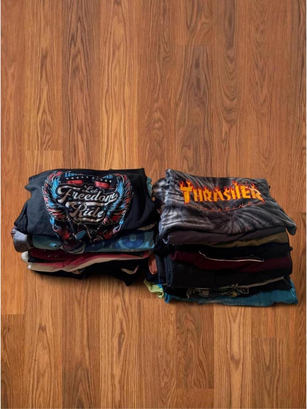 30+ Piece Vintage Y2K T-Shirt Wholesale Bundle Lot Skater Streetwear